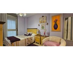 Piso de 2 dormitorios con Terraza y Garaje en Colonia Madrid, listo para entrar a vivir.