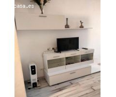 ¡Se vende acogedor estudio en Calle Mar Báltico, Torrevieja!