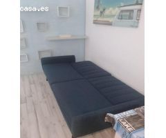 ¡Se vende acogedor estudio en Calle Mar Báltico, Torrevieja!