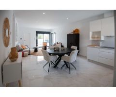 Chalets independientes de nueva construccion en Pinar de Campoverde