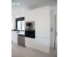 Chalets independientes de nueva construccion en Pinar de Campoverde