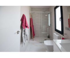 Chalets independientes de nueva construccion en Pinar de Campoverde