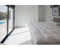 Chalets independientes de nueva construccion en Pinar de Campoverde