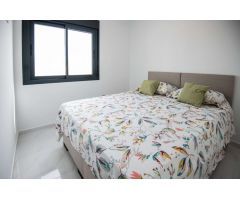 Chalets independientes de nueva construccion en Pinar de Campoverde