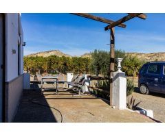 Casa rural con finca de 3000 metros en Illar (Almería)