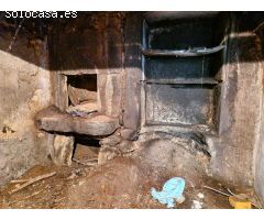 CASA DE PIEDRA CON AMPLIO TERRENO EN ZONA DE CORNANDA, BRION