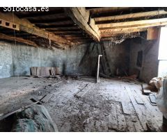 CASA DE PIEDRA CON AMPLIO TERRENO EN ZONA DE CORNANDA, BRION