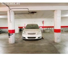 Amplia plaza de parking en venta con trastero incluido en El Tancat, El Vendrell.
