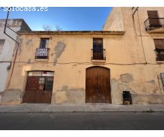 SOLAR EN VENTA EN EL CENTRO DE TORREDEMBARRA
