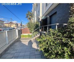 Adosada en venta en Urbanización Sant Jordi, Torredembarra: ¡Tu nuevo hogar te espera!