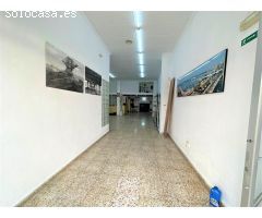 LOCAL COMERCIAL CON VADO, Y ESPACIO DE ALMACENAJE