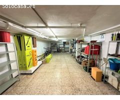 LOCAL COMERCIAL CON VADO, Y ESPACIO DE ALMACENAJE