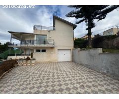IMPRESIONANTE CHALET CON VISTAS AL MAR