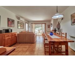 Casa Apareada en venta a 800 metros de la playa en Residencial Maritima.