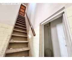 Chalet independiente a la venta en pleno centro.