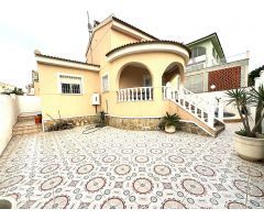 Chalet en Venta en Rojales, Alicante