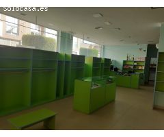 SE ALQUILA LOCAL CON TODO EL ACONDICIONADO PARA TIENDA O OFICINA,