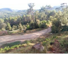 Espectacular terreno que da a dos calles, en Corbera de Llobregat, cerca Hotel Can Fisa.