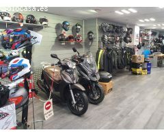 TALLER DE MOTOS CON TIENDA EN TRASPASO EN BARCELONA