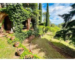 Preciosa casa unifamiliar a 4 vientos a la venta dentro del casco urbano de Castellvi de Rosanes
