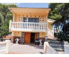 CASA A LA VENTA EN COSTA CUNIT DE 4 HABITACIONES Y PARCEL DE 1.280 M2