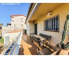 Casa con dos viviendas a la venta en urbanización Vallserrat de Sant Esteve Sesrovires