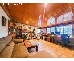 Casa con dos viviendas a la venta en urbanización Vallserrat de Sant Esteve Sesrovires