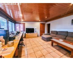 Casa con dos viviendas a la venta en urbanización Vallserrat de Sant Esteve Sesrovires