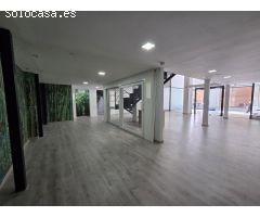 AMPLIO LOCAL COMERCIAL A LA VENTA EN LA ZONA EL PLA DE MARTORELL