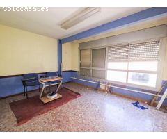 Tercera planta de edificio de oficinas en alquiler en el centro de Barberà del Vallès