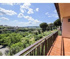 Encantadora casa en venta en la tranquila urbanización Can Vinyals, Esparreguera