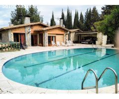 ESPECTACULAR CHALET SEÑORIAL A LA VENTA EN CASTELLVI DE ROSANES CON PISCINA , CANCHA DE TENIS