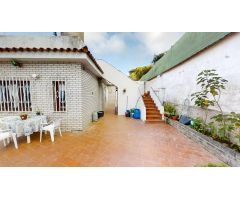 ESPECTACULAR CHALET CON PISCINA