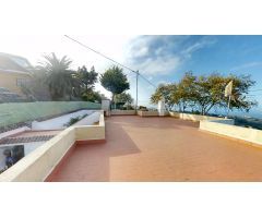 ESPECTACULAR CHALET CON PISCINA