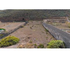FINCA EN VENTA CON 4 CONSTRUCCIONES EN JINAMAR TELDE