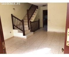 Medano Adosado 2 terrazas 3 habitaciones, 2 baños en urbanizacion decalidad