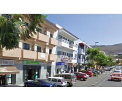Edificio con 5 apartamentos, 2 locales  comercial y garaje  en Valle san Lorenzo.