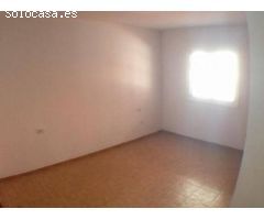 Piso 3 habitciones con cocina independiente, garaje en urbanizacion cerrada