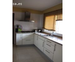 Adosado 140m2 mas terraza de 25 m2 con garaje cerrado