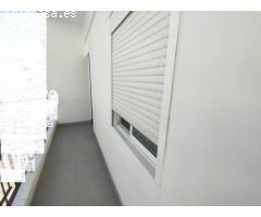 Los Cristianos Piso 2 habitaciones a 100 metros del mar con balcón patio interior.