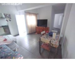 Los Cristianos Piso 2 habitaciones a 100 metros del mar con balcón patio interior.