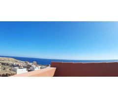Tajao. Adosado a 100 metros del mar con vistas directas con garaje cerrado y solarium