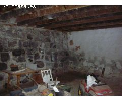 Granadilla. Pueblo. Casa a reformar con terraza interior y terreno