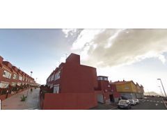 Adosado 4 habitaciones con garaje cerrado a 2km del aeropuerto