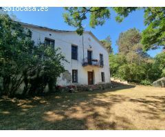 Cinco Casas mas terreno edificable en venta