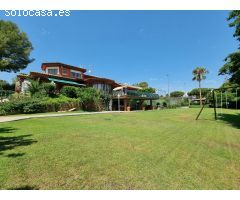 Chalet con patio, piscina, jardin, tenis, porche ,bodega  y garage