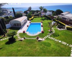 Exclusiva vivienda en parcela de casi 2000 m2 con casa principal, más tres casas de invitados