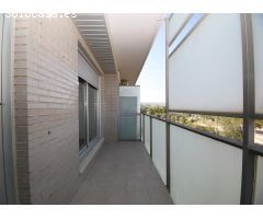 CUARTE DE HUERVA: 3 dormitorios, salón, cocina y 2 baños. Garaje y trastero. Zona común con piscina.