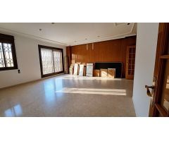 AMPLIO PISO A REFORMAR. ES VPO PERO DE VENTA LIBRE