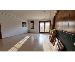 AMPLIO PISO A REFORMAR. ES VPO PERO DE VENTA LIBRE